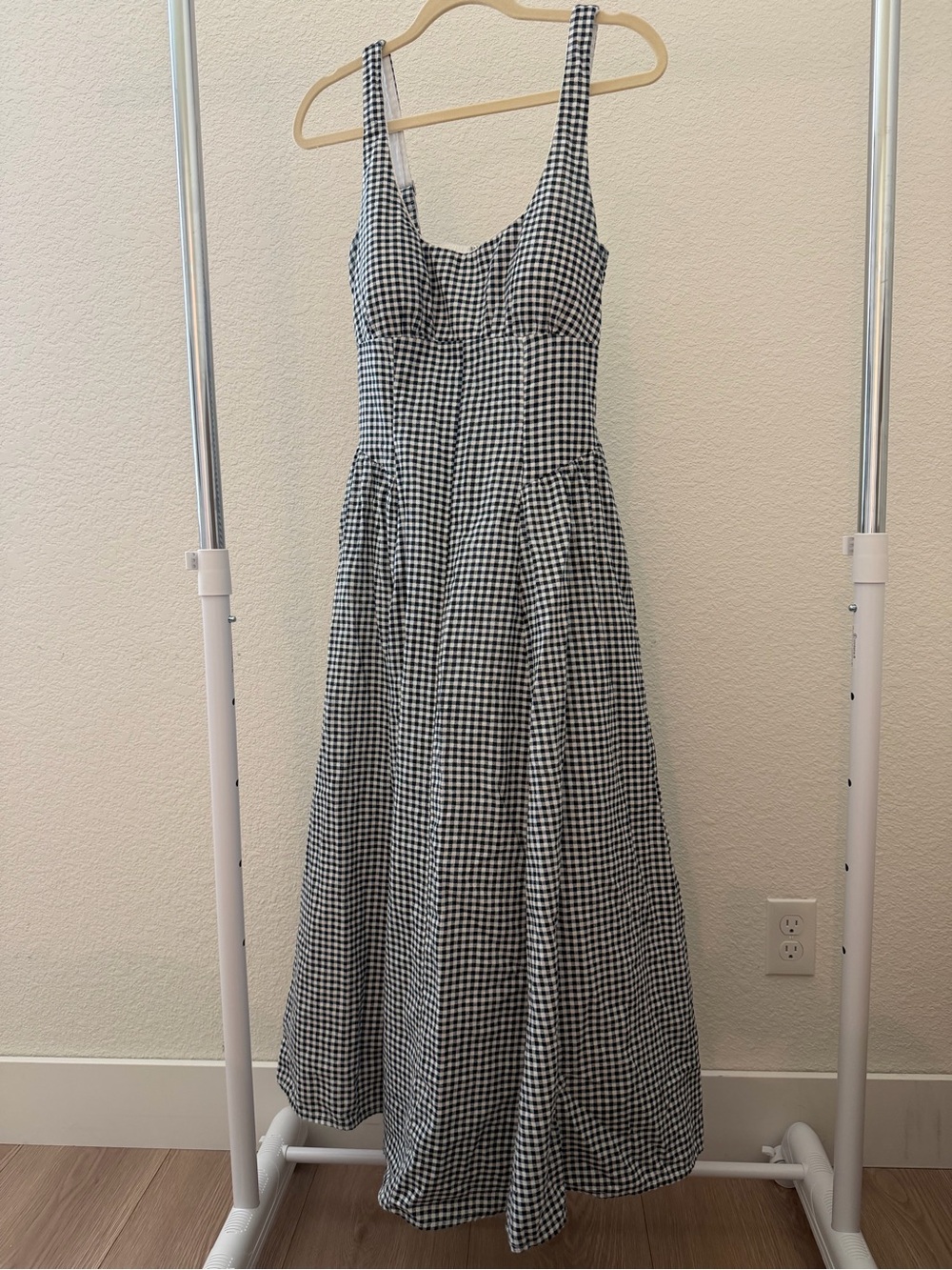 Abercrombie & Fitch Linen-Blend A&F Bra-Free Dylan Midi Dress